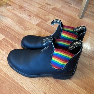 Blundstone pride boots.